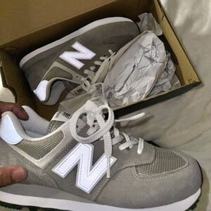 New balances 574 core size 8 women’s
